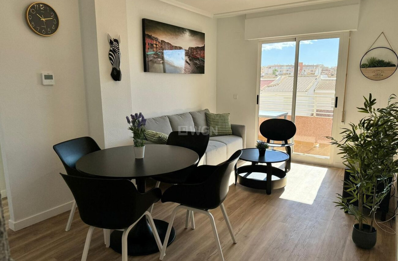 Resale - Apartment / flat - Torrevieja - Calas Blancas