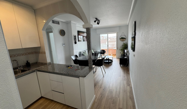 Resale - Apartment / flat - Torrevieja - Calas Blancas