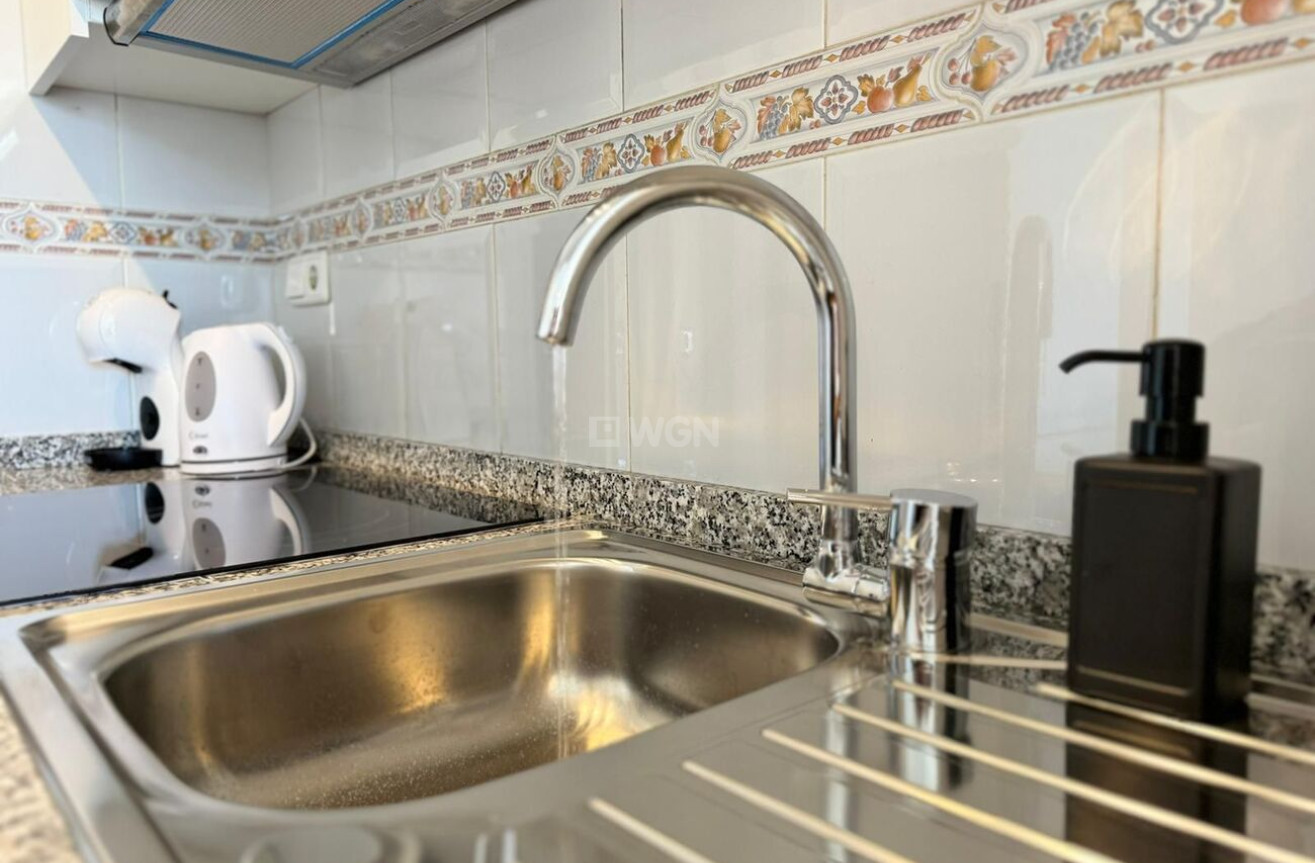 Resale - Apartment / flat - Torrevieja - Calas Blancas