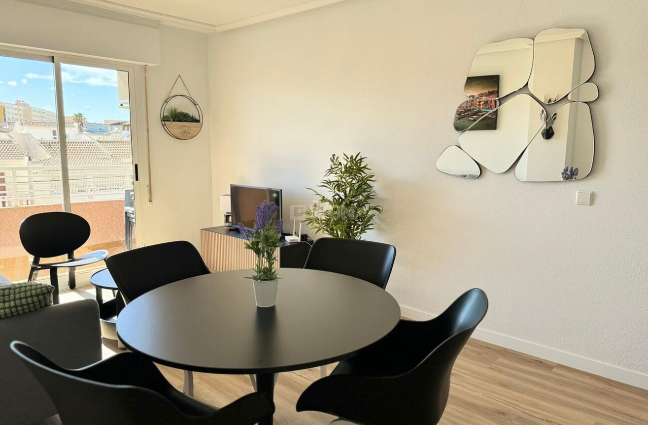 Resale - Apartment / flat - Torrevieja - Calas Blancas