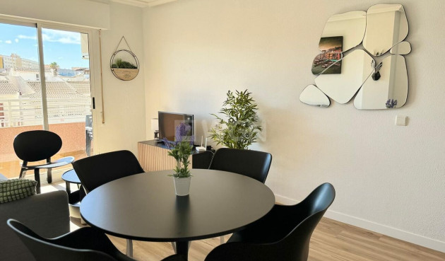 Resale - Apartment / flat - Torrevieja - Calas Blancas