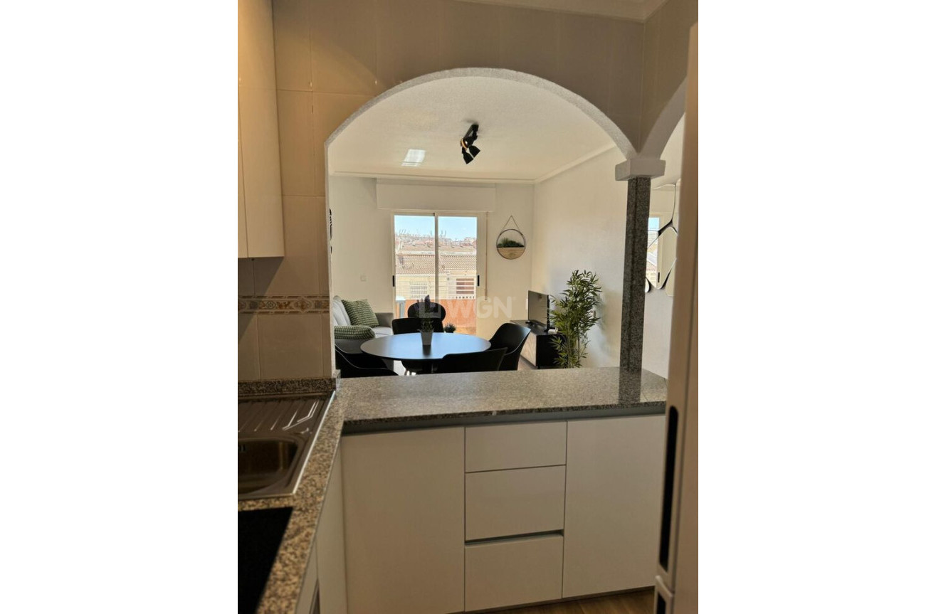 Resale - Apartment / flat - Torrevieja - Calas Blancas