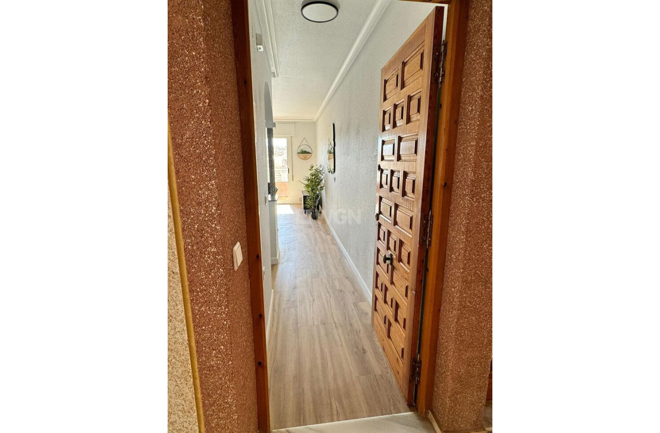 Resale - Apartment / flat - Torrevieja - Calas Blancas
