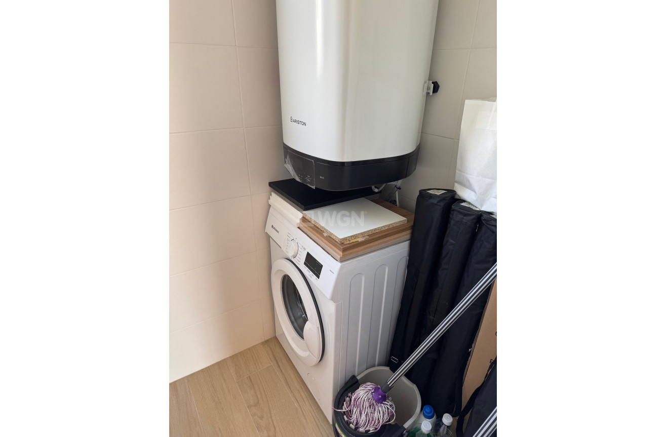 Resale - Apartment / flat - Torrevieja - Calas Blancas