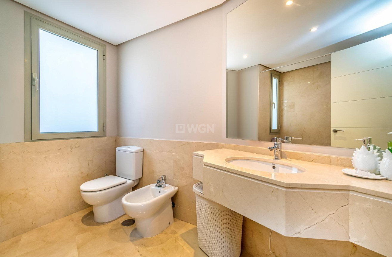 Resale - Apartment / flat - Orihuela - Las Colinas Golf