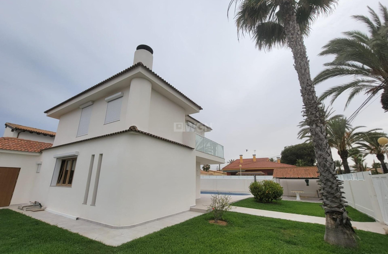 Odsprzedaż - Villa - Orihuela Costa - Cabo Roig