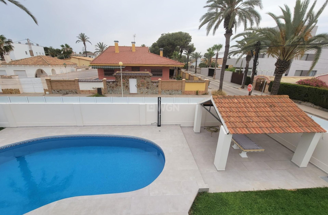 Odsprzedaż - Villa - Orihuela Costa - Cabo Roig