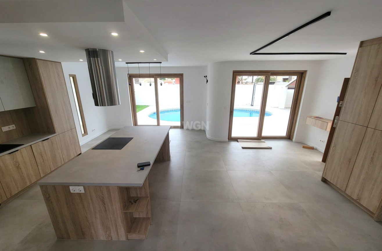 Odsprzedaż - Villa - Orihuela Costa - Cabo Roig