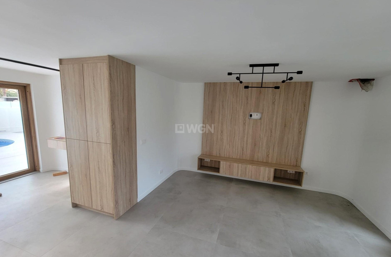 Odsprzedaż - Villa - Orihuela Costa - Cabo Roig