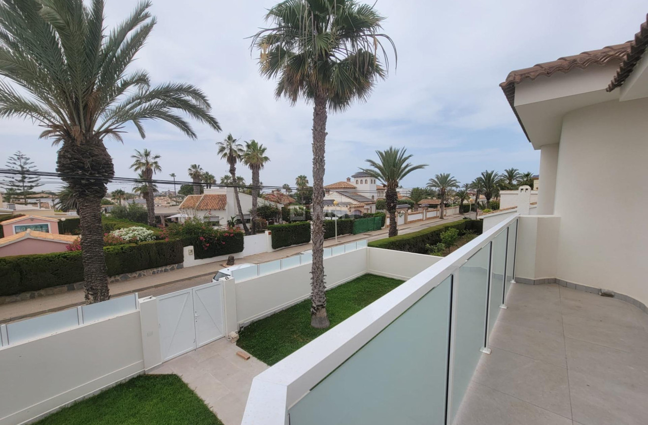 Odsprzedaż - Villa - Orihuela Costa - Cabo Roig