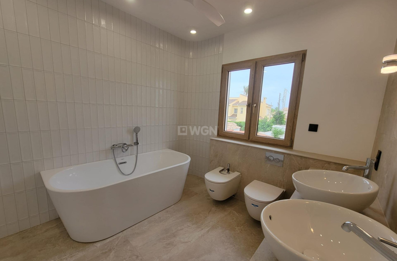 Odsprzedaż - Villa - Orihuela Costa - Cabo Roig