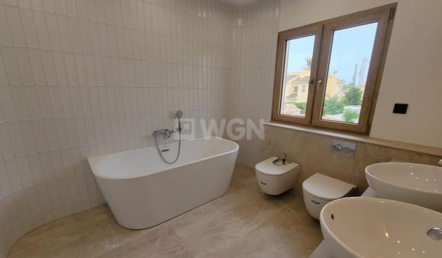 Odsprzedaż - Villa - Orihuela Costa - Cabo Roig