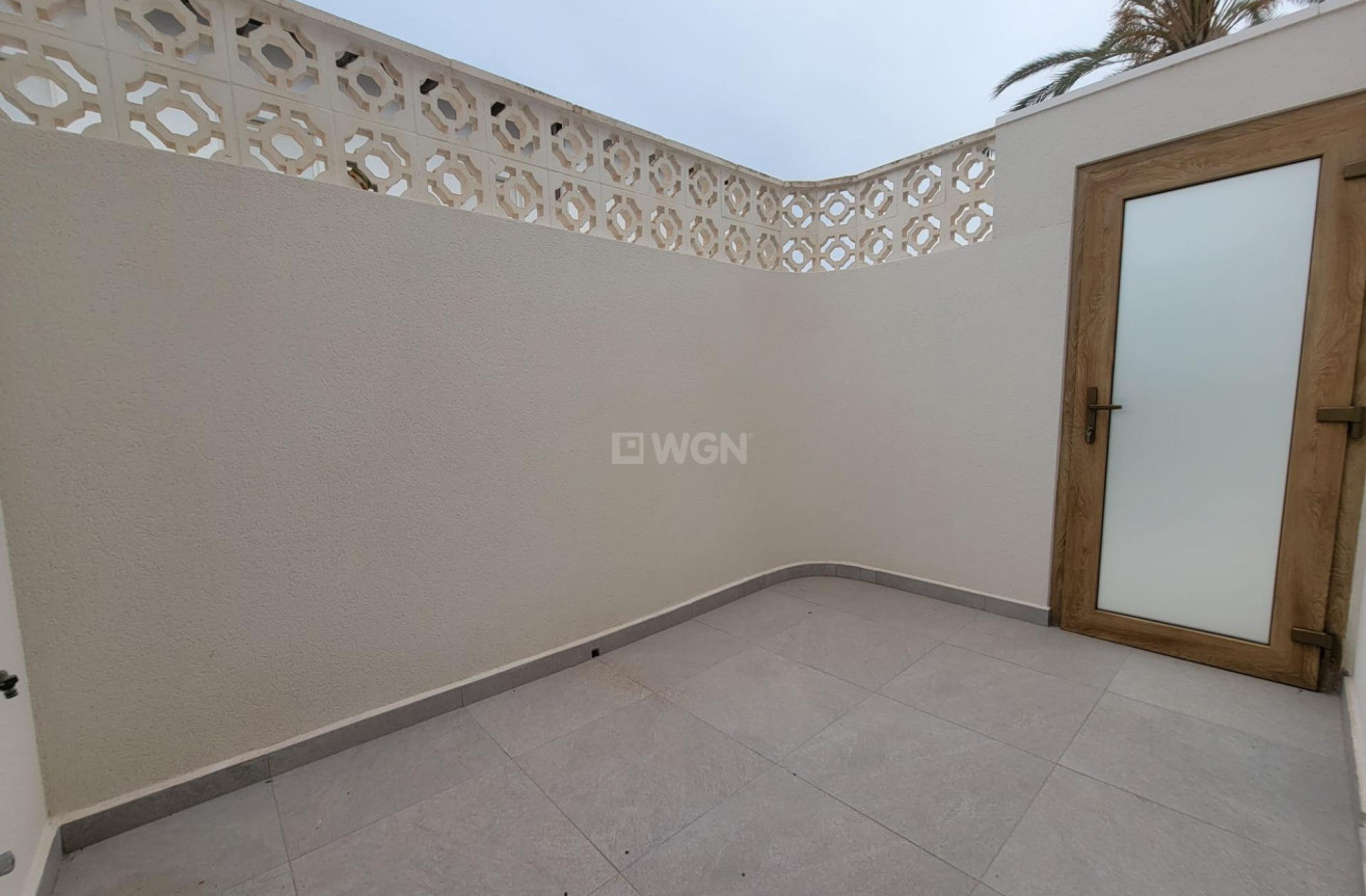 Odsprzedaż - Villa - Orihuela Costa - Cabo Roig