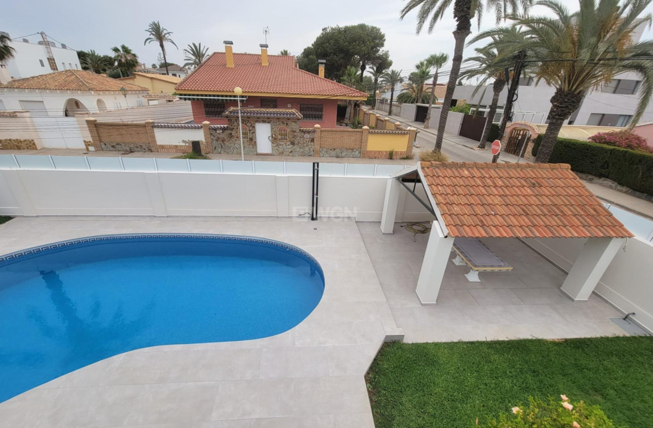 Odsprzedaż - Villa - Orihuela Costa - Cabo Roig