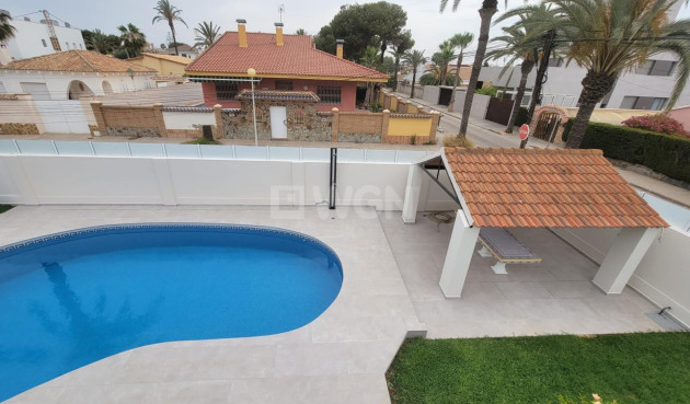 Odsprzedaż - Villa - Orihuela Costa - Cabo Roig
