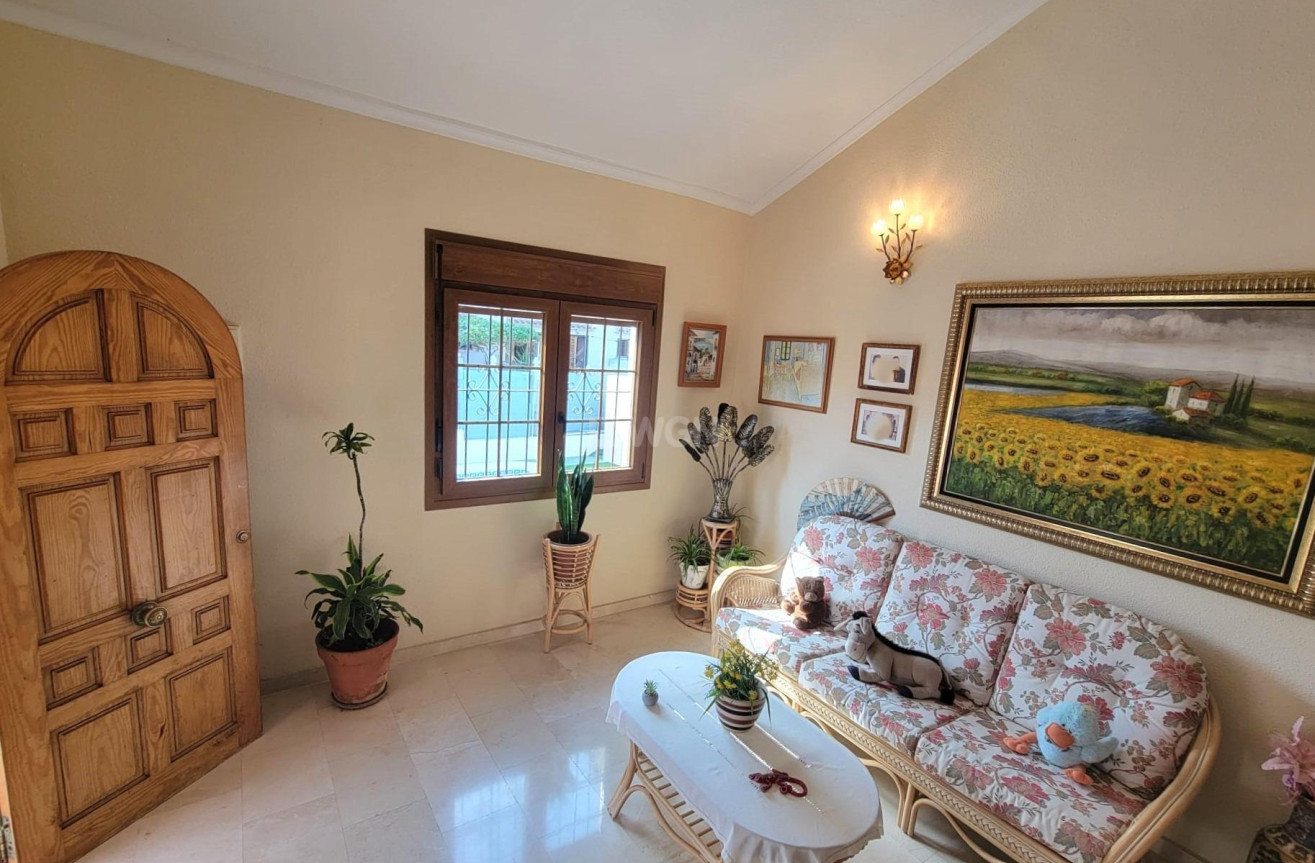 Wiederverkauf - Villa - Torrevieja - aguas nuevas