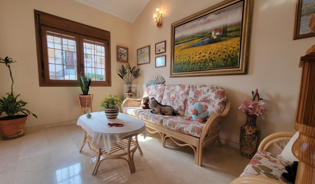 Wiederverkauf - Villa - Torrevieja - aguas nuevas