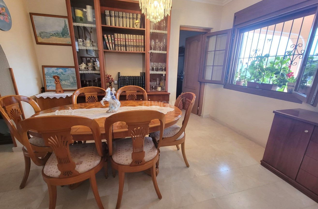 Wiederverkauf - Villa - Torrevieja - aguas nuevas