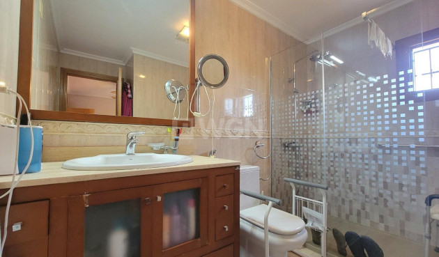 Wiederverkauf - Villa - Torrevieja - aguas nuevas