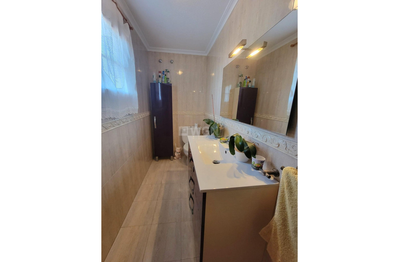 Wiederverkauf - Villa - Torrevieja - aguas nuevas