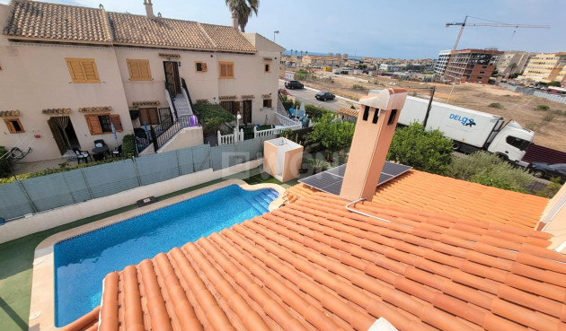 Wiederverkauf - Villa - Torrevieja - aguas nuevas