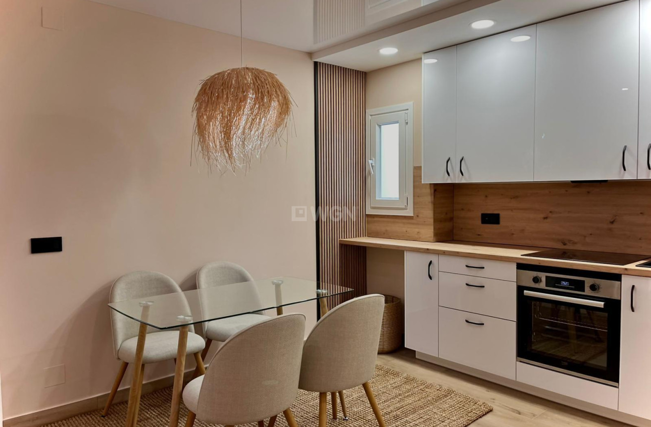 Resale - Apartment / flat - Torrevieja - Playa de los Locos