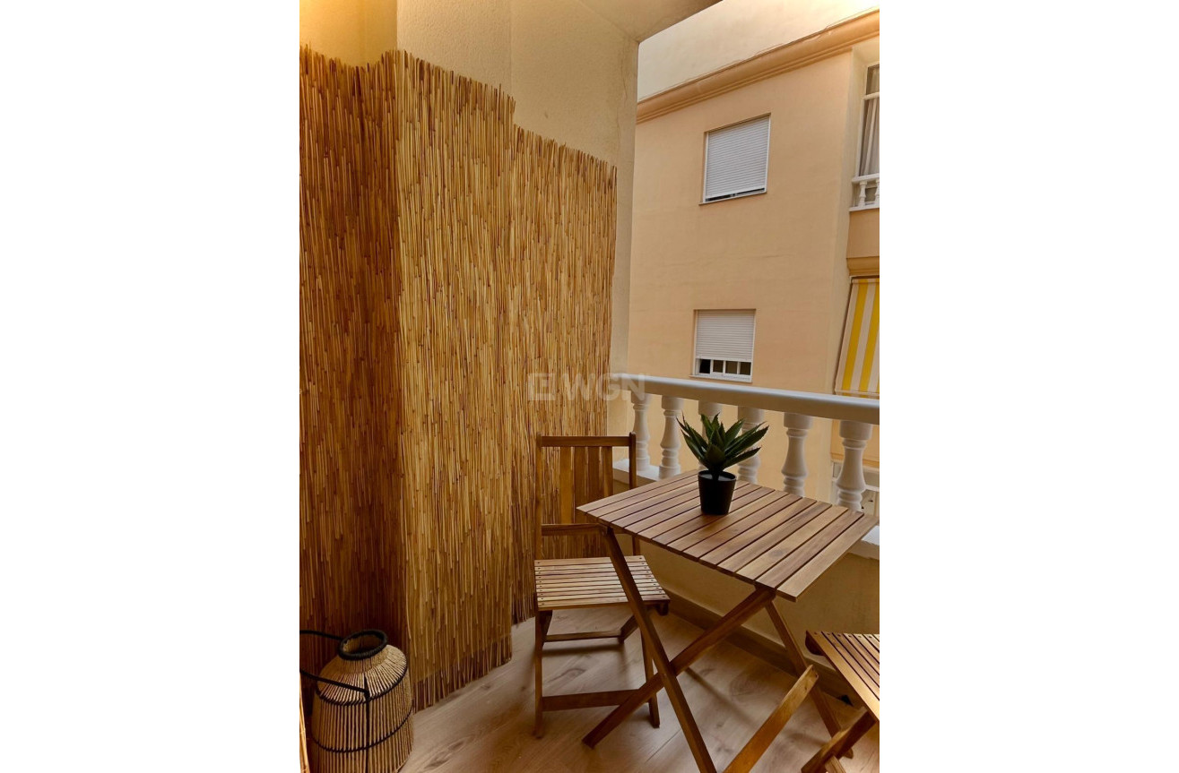 Resale - Apartment / flat - Torrevieja - Playa de los Locos