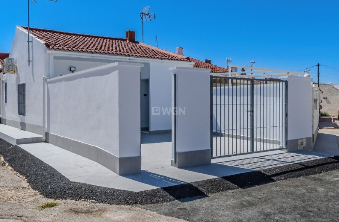 Resale - Bungalow - Torrevieja - Costa Blanca