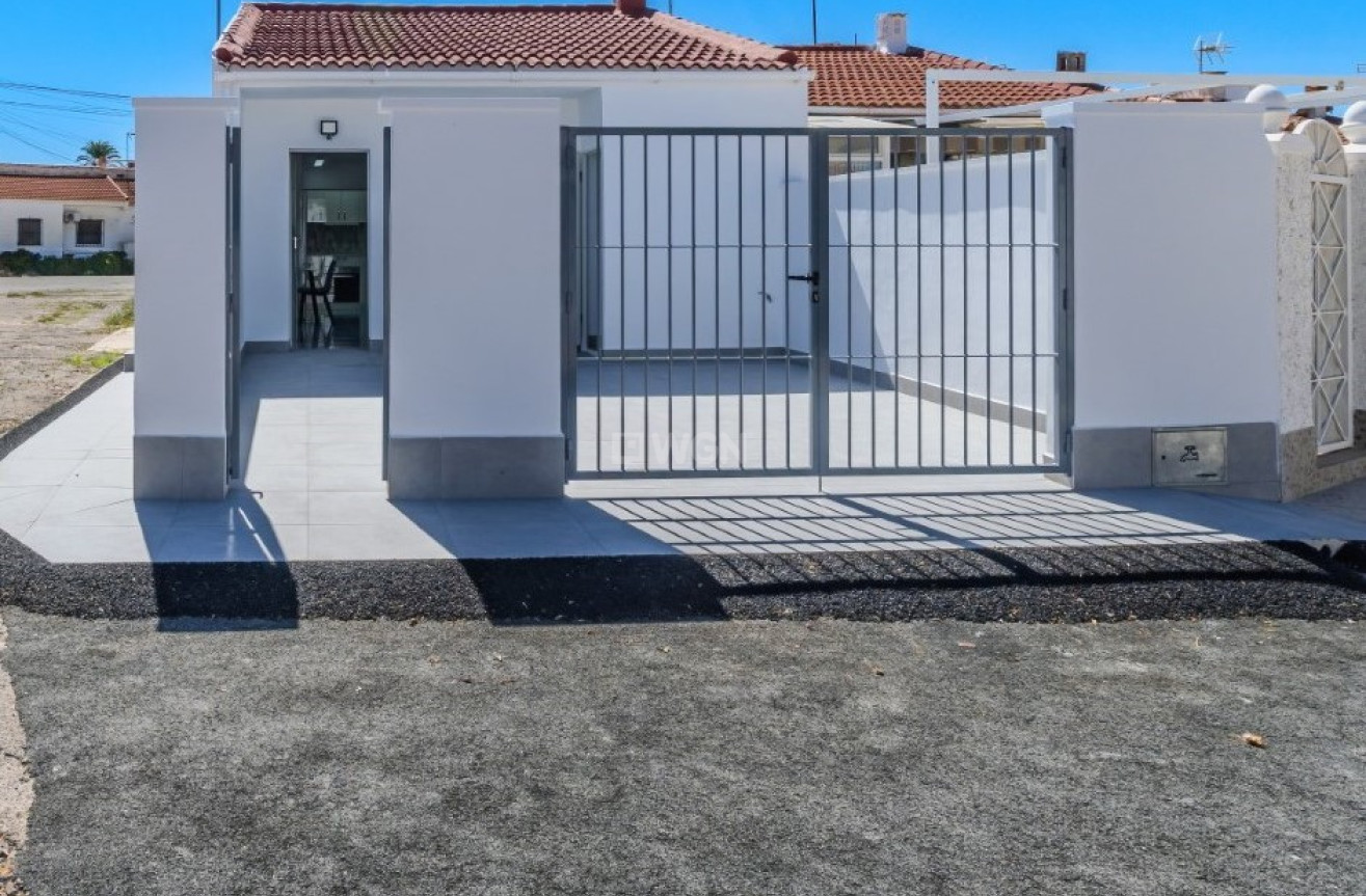 Resale - Bungalow - Torrevieja - Costa Blanca