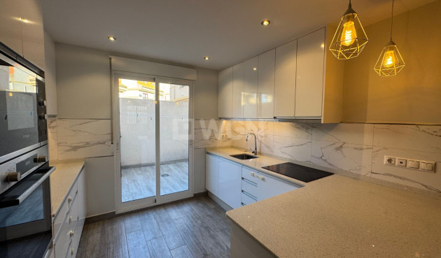 Resale - Apartment / flat - La Zenia - Costa Blanca