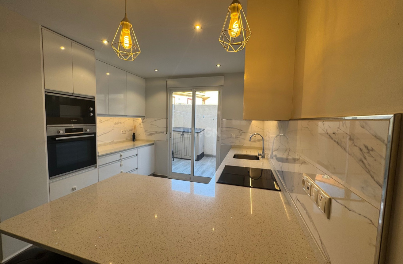 Resale - Apartment / flat - La Zenia - Costa Blanca