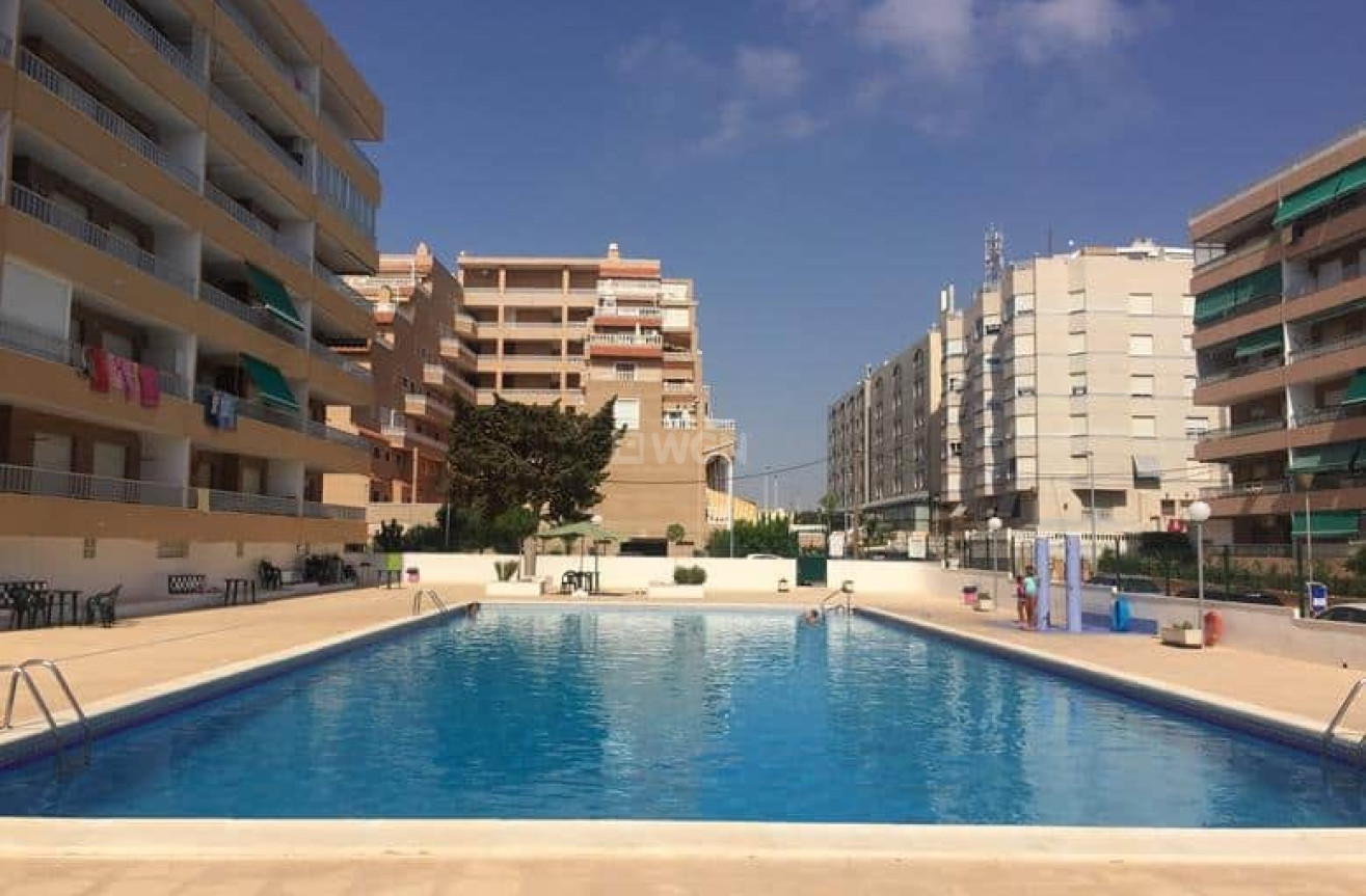 Resale - Apartment / flat - Punta Prima - Costa Blanca