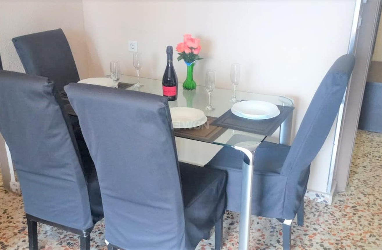 Resale - Apartment / flat - Punta Prima - Costa Blanca