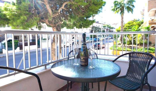 Resale - Apartment / flat - Punta Prima - Costa Blanca
