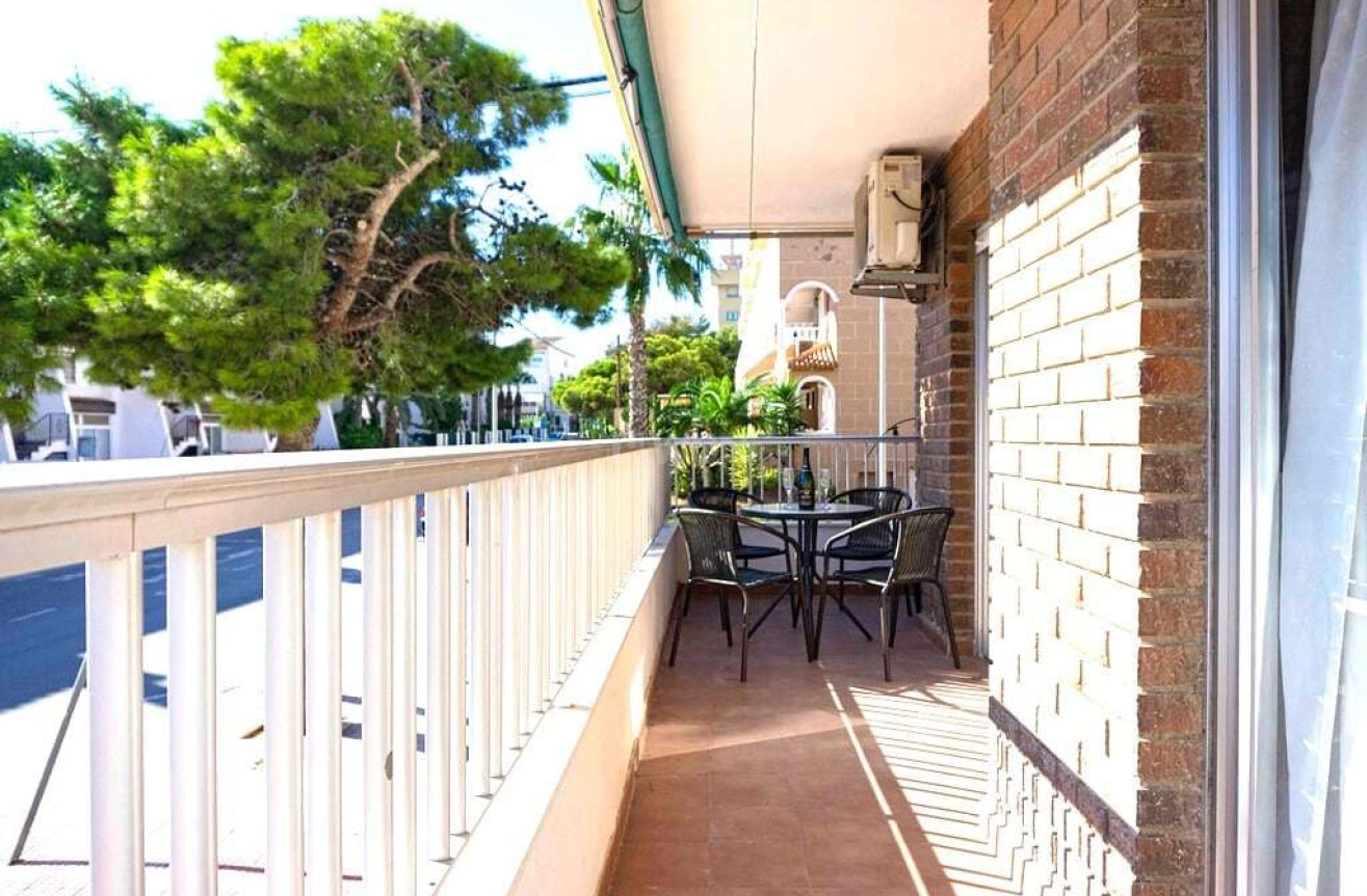 Resale - Apartment / flat - Punta Prima - Costa Blanca