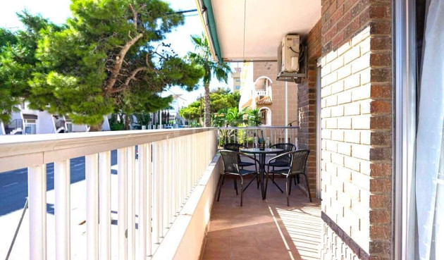 Resale - Apartment / flat - Punta Prima - Costa Blanca