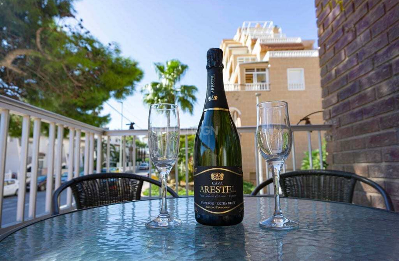 Resale - Apartment / flat - Punta Prima - Costa Blanca