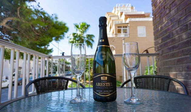 Resale - Apartment / flat - Punta Prima - Costa Blanca