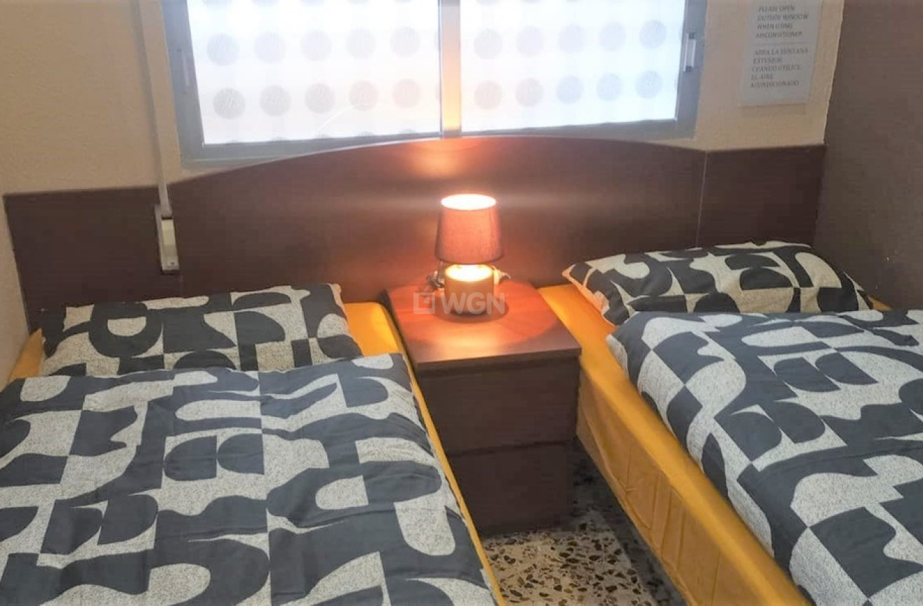 Resale - Apartment / flat - Punta Prima - Costa Blanca