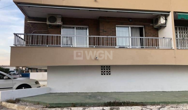 Resale - Apartment / flat - Punta Prima - Costa Blanca