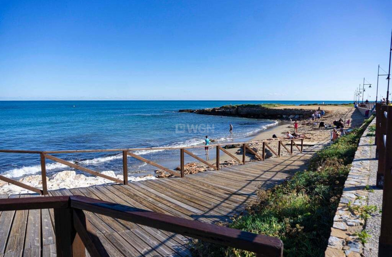 Resale - Apartment / flat - Punta Prima - Costa Blanca