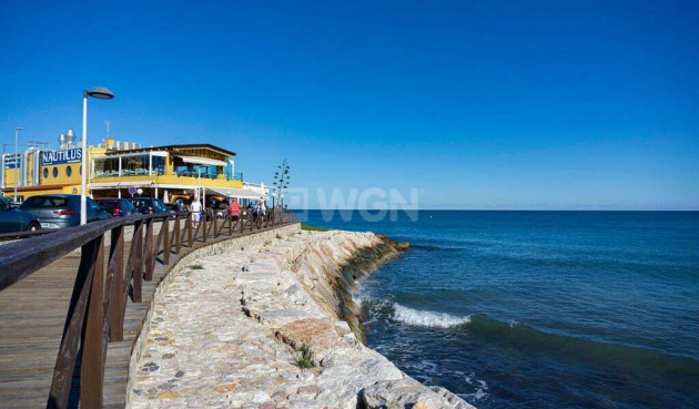 Resale - Apartment / flat - Punta Prima - Costa Blanca