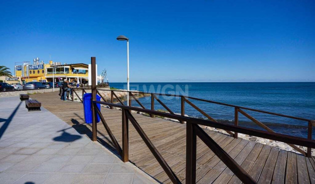 Resale - Apartment / flat - Punta Prima - Costa Blanca