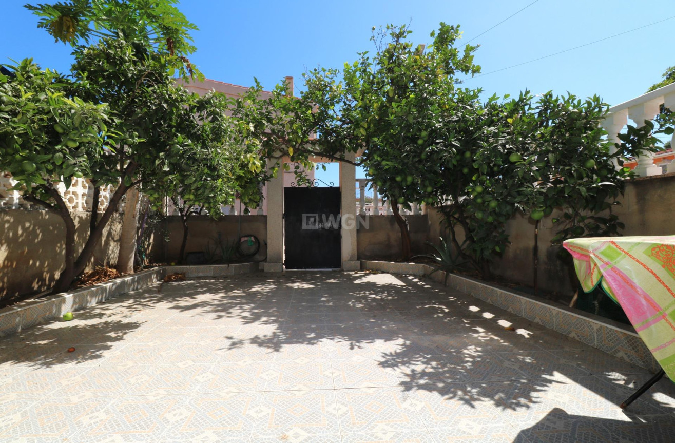 Odsprzedaż - Kamienica - Torrevieja - El Acequión - Los Náufragos