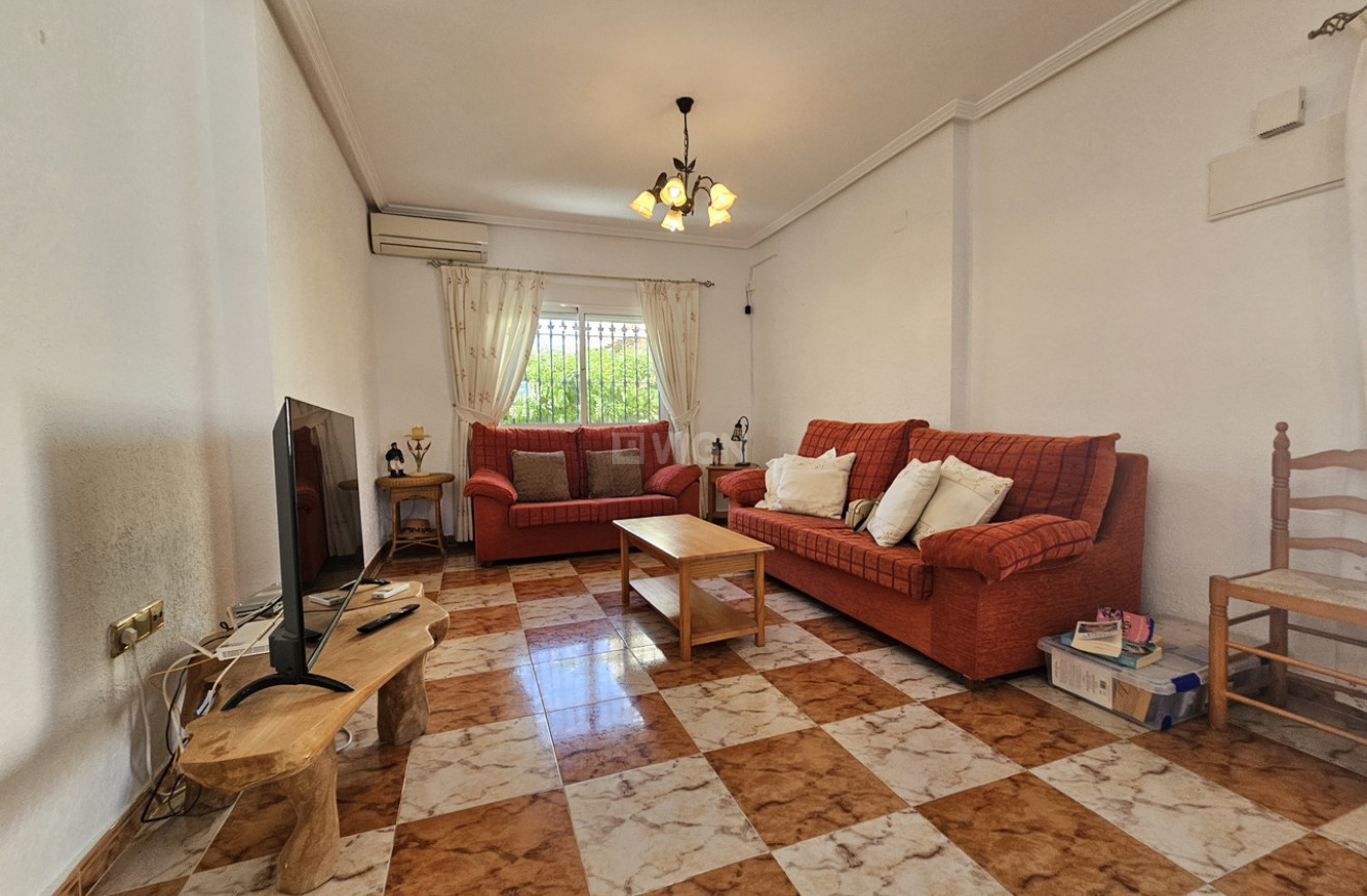 Odsprzedaż - Villa - Cabo Roig - Costa Blanca