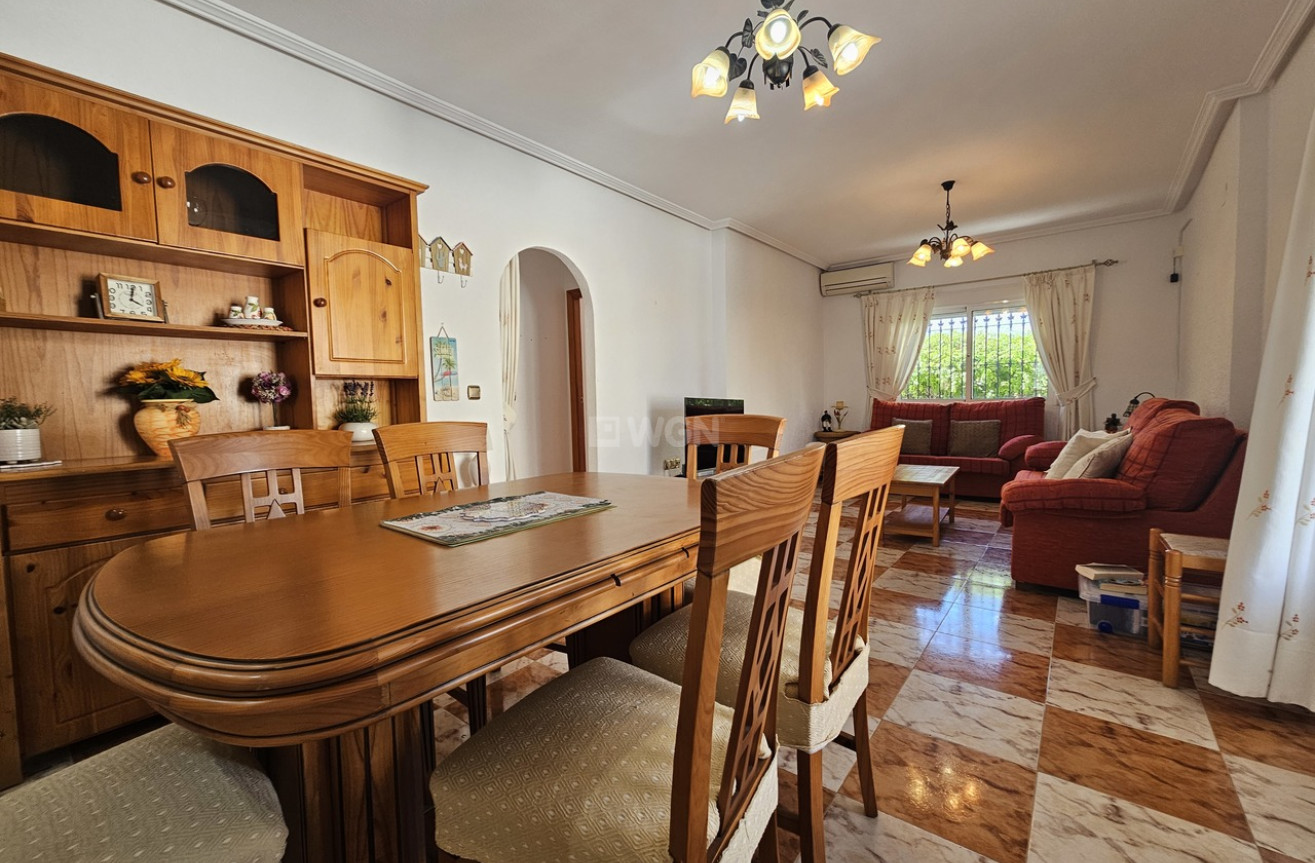 Odsprzedaż - Villa - Cabo Roig - Costa Blanca