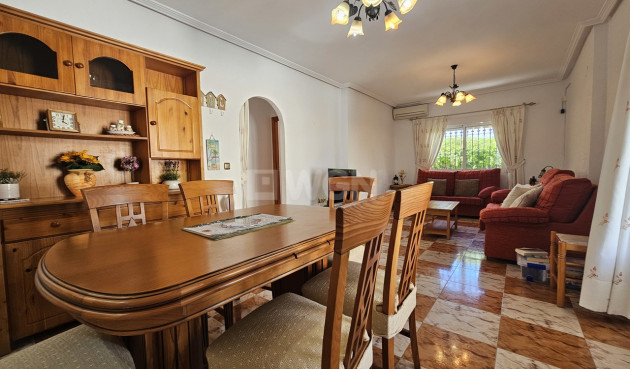 Odsprzedaż - Villa - Cabo Roig - Costa Blanca