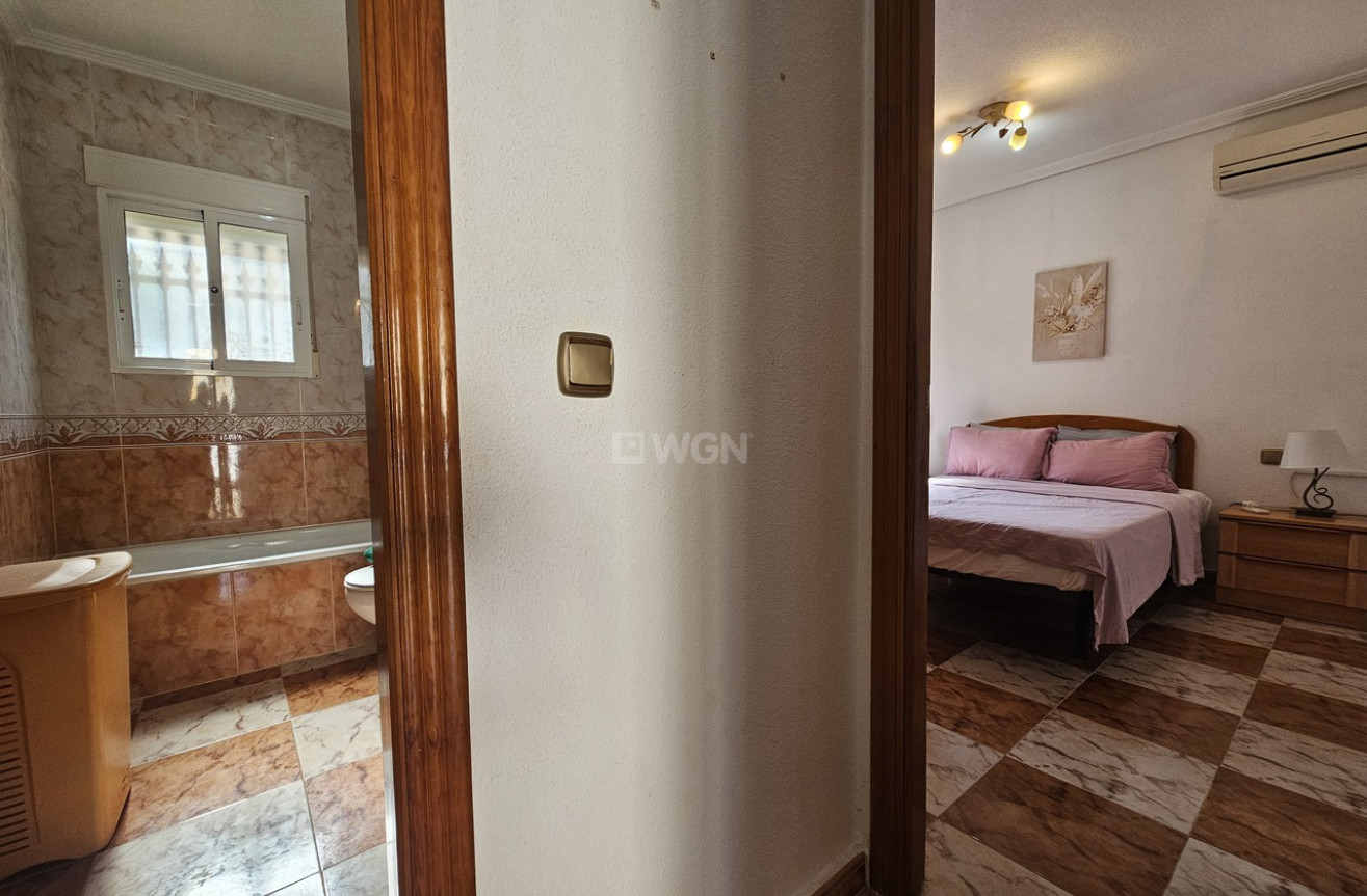 Odsprzedaż - Villa - Cabo Roig - Costa Blanca