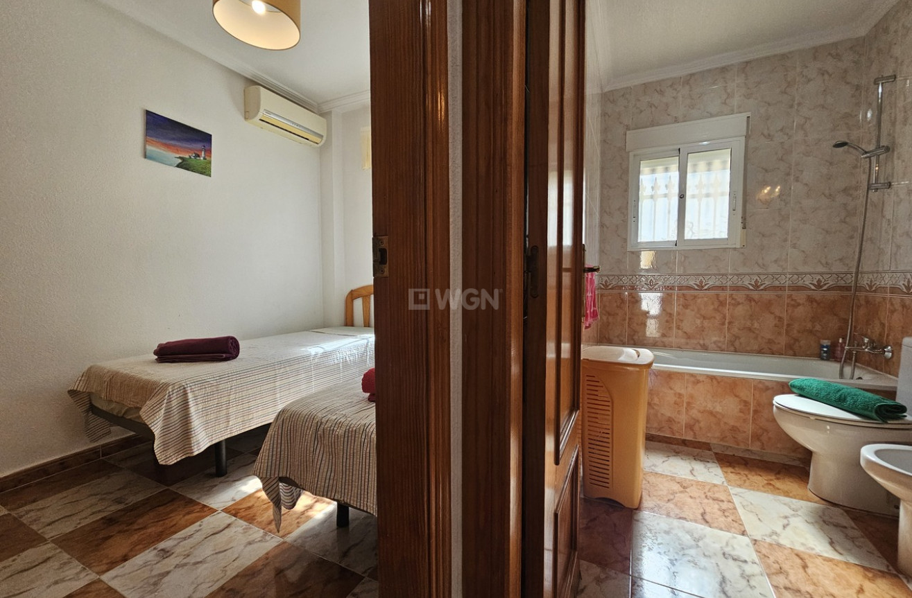 Odsprzedaż - Villa - Cabo Roig - Costa Blanca