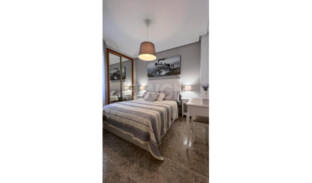 Odsprzedaż - Daszek - Torrevieja - Estacion De Autobuses